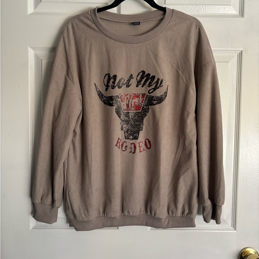 Graphic Bull Sweatshirt in Tan